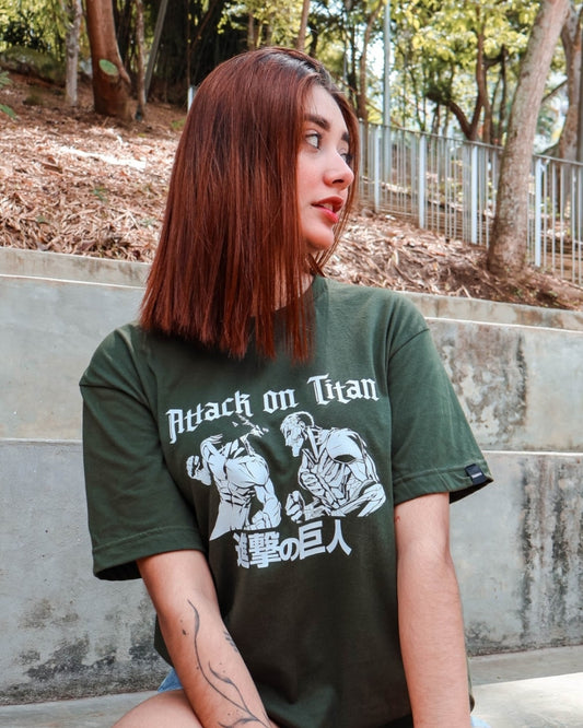 Camiseta "Titan acorazado vs Titan de Ataque"