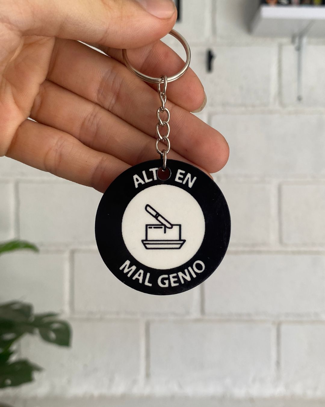Llavero Alto en Mal Genio