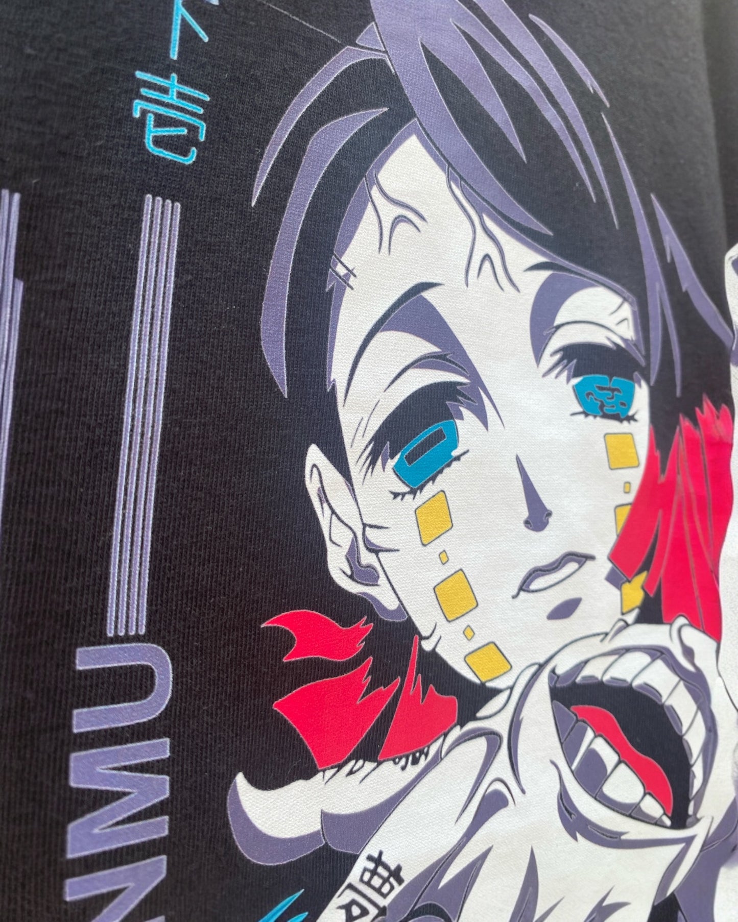 Camiseta Unisex Regular Size Negra Kimetsu No Yaiba "Las Lunas"